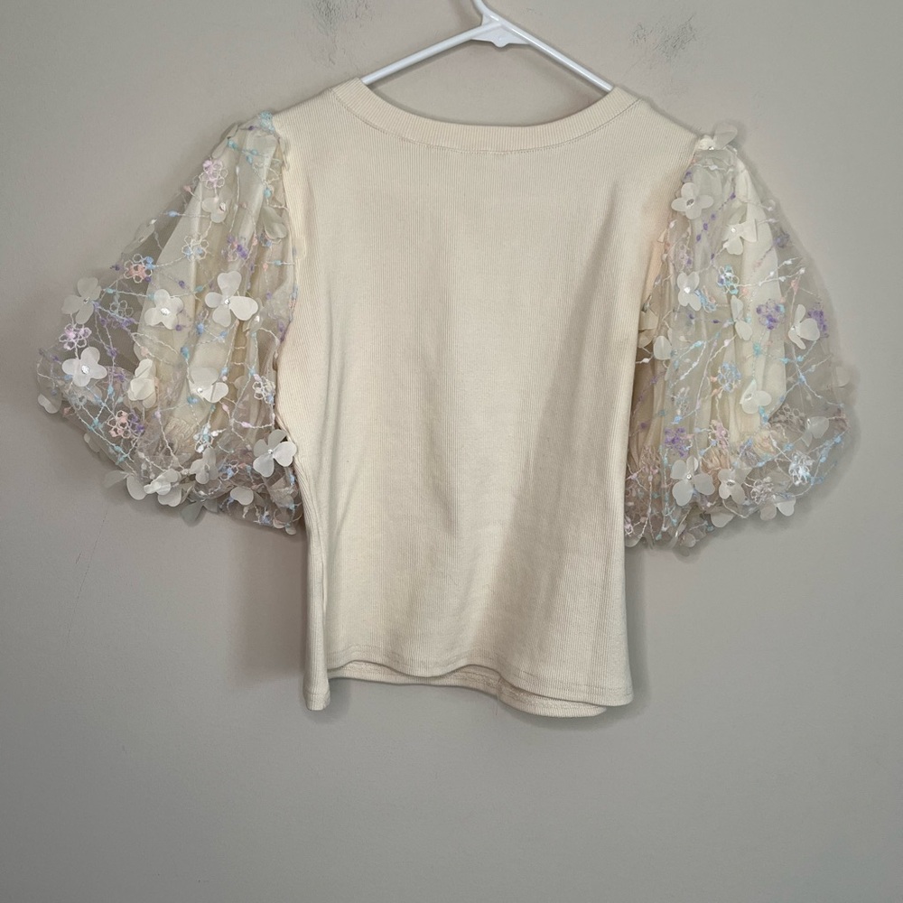 NWT &Merci Puff Sleeve Top Size Large (Fits like Medium) - Picture 9 of 11